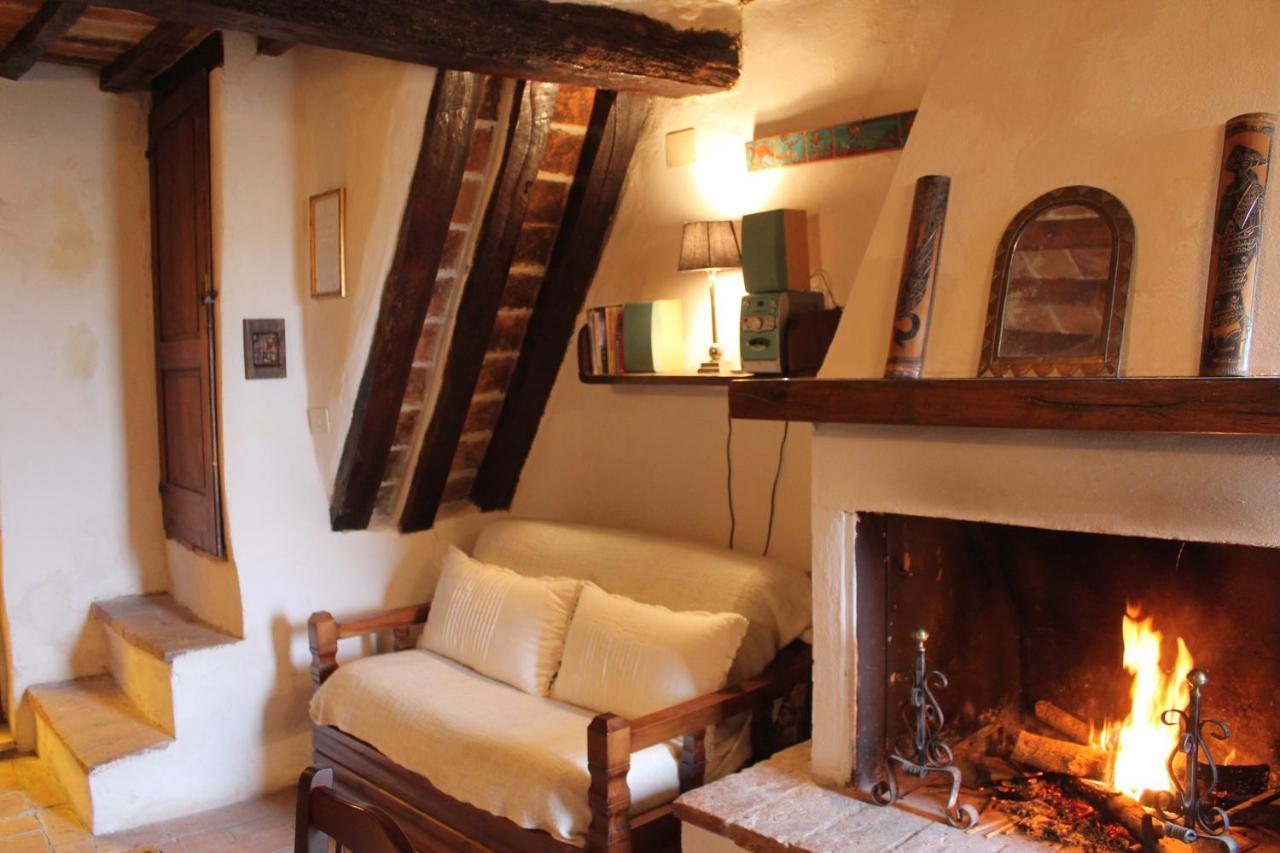 Petite Maison, Nel Borgo Di Cetona Bagian luar foto